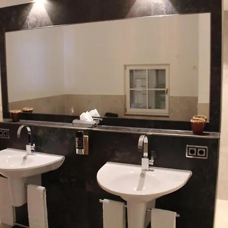 Seewirts Strandhaus Hotel 2*