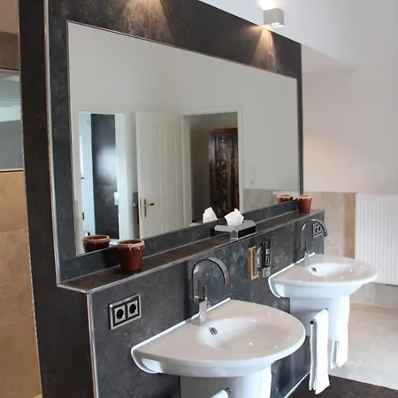 Seewirts Strandhaus Hotel 2*