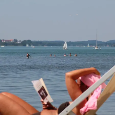 Seewirts Strandhaus מלון Übersee